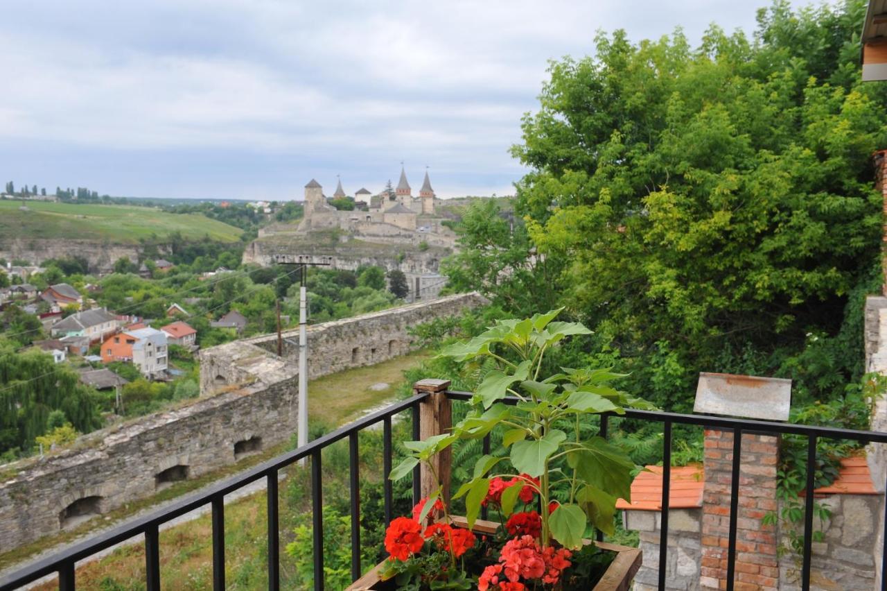 Будинок З Видом На Стару Фортецю Kamianets-Podilskyi Luaran gambar