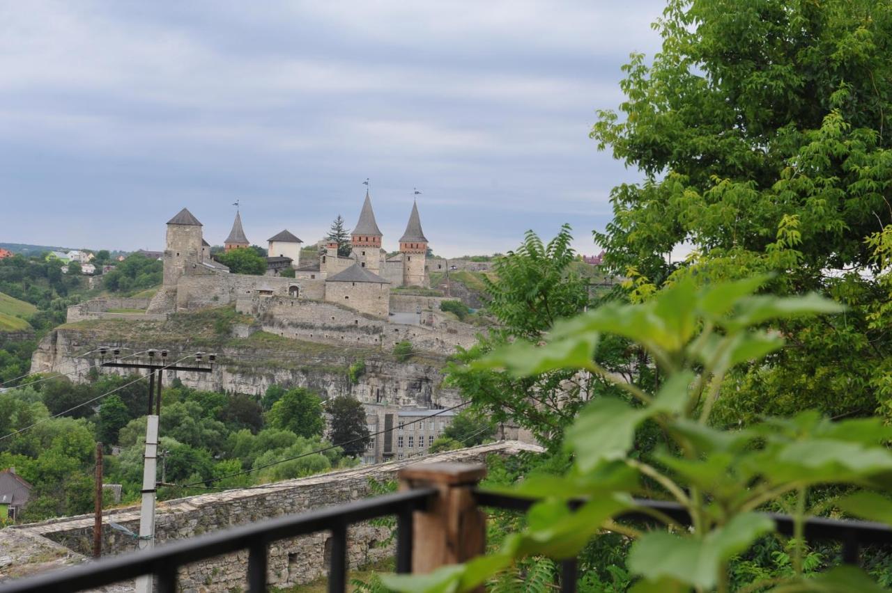 Будинок З Видом На Стару Фортецю Kamianets-Podilskyi Luaran gambar